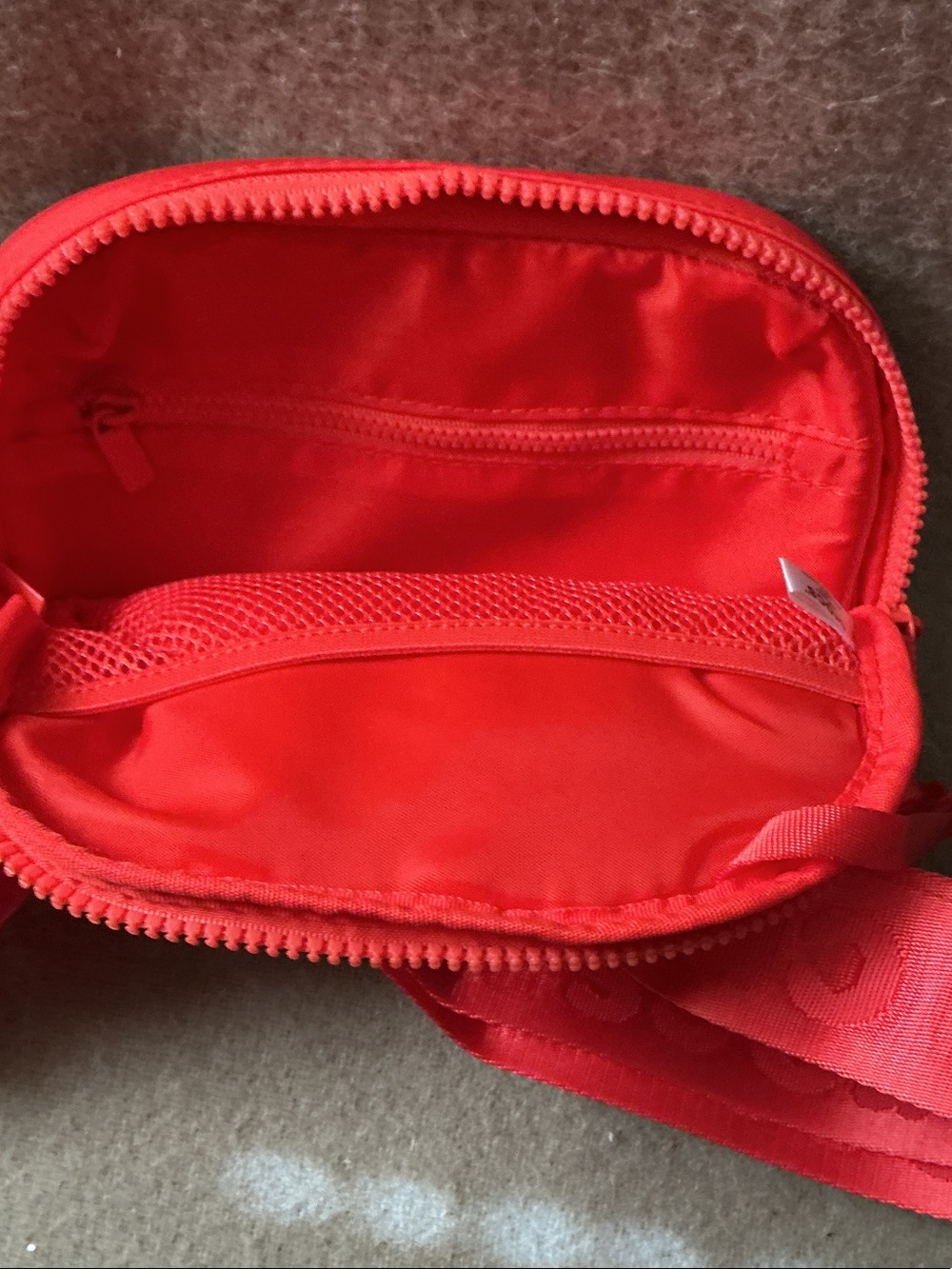 CROCS Bright Red Logo Strap Waist Bag - Picture 3 of 4